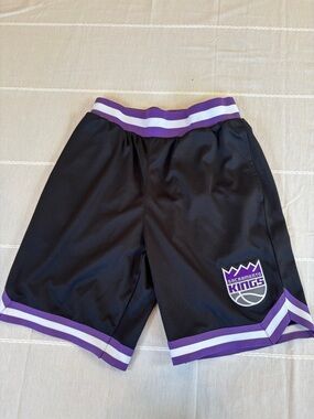 Sacramento Kings NBA Mesh Basketball Shorts - Size Medium